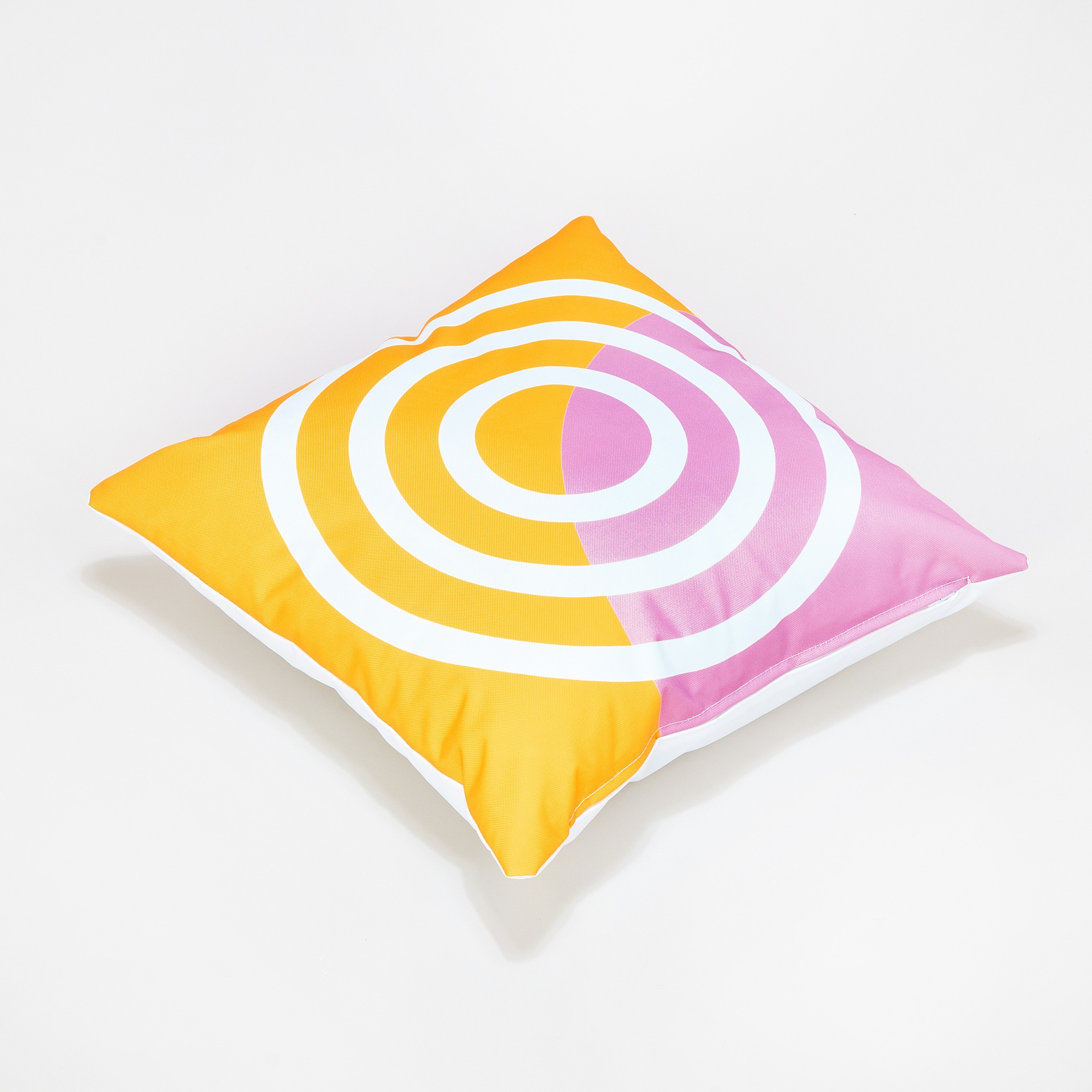 Sierkussen logo geel-roze