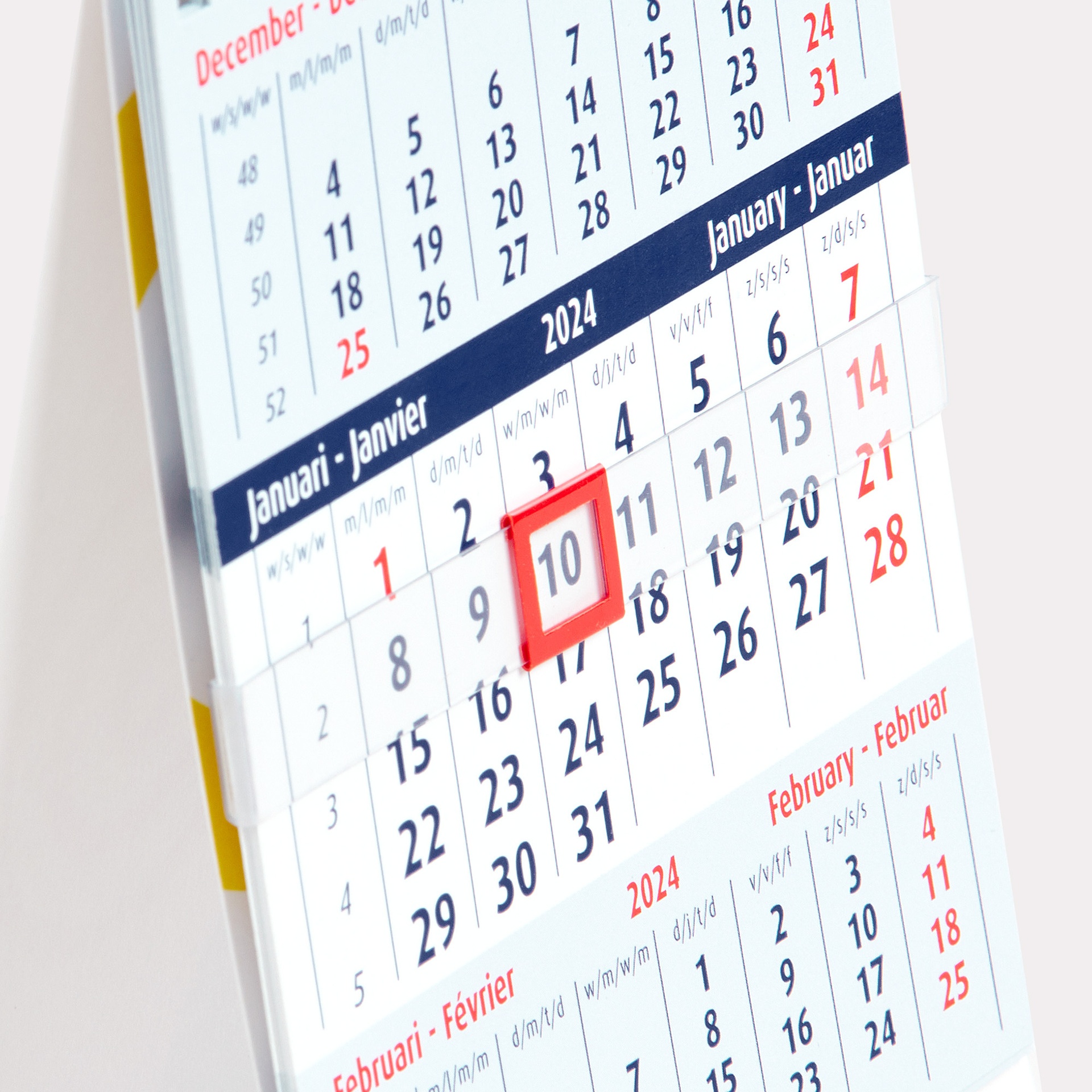 desk-month-calendar-wire-detail-2