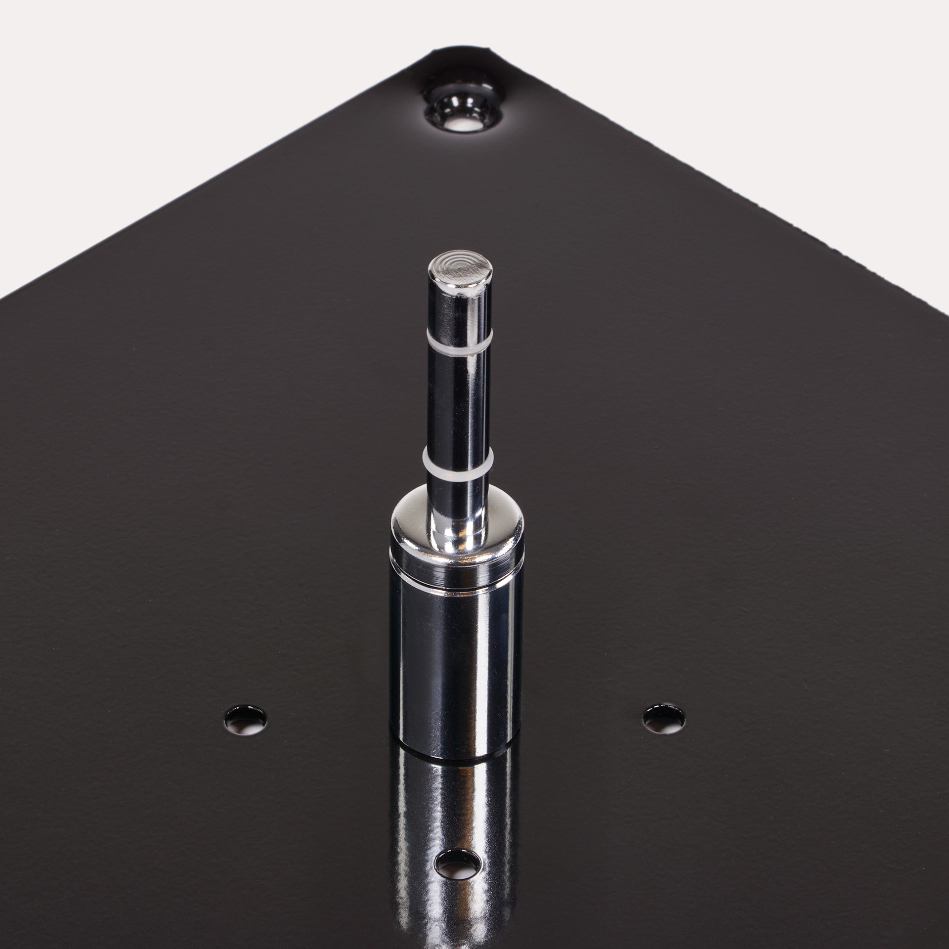 Metal Baseplate fiberglass detail