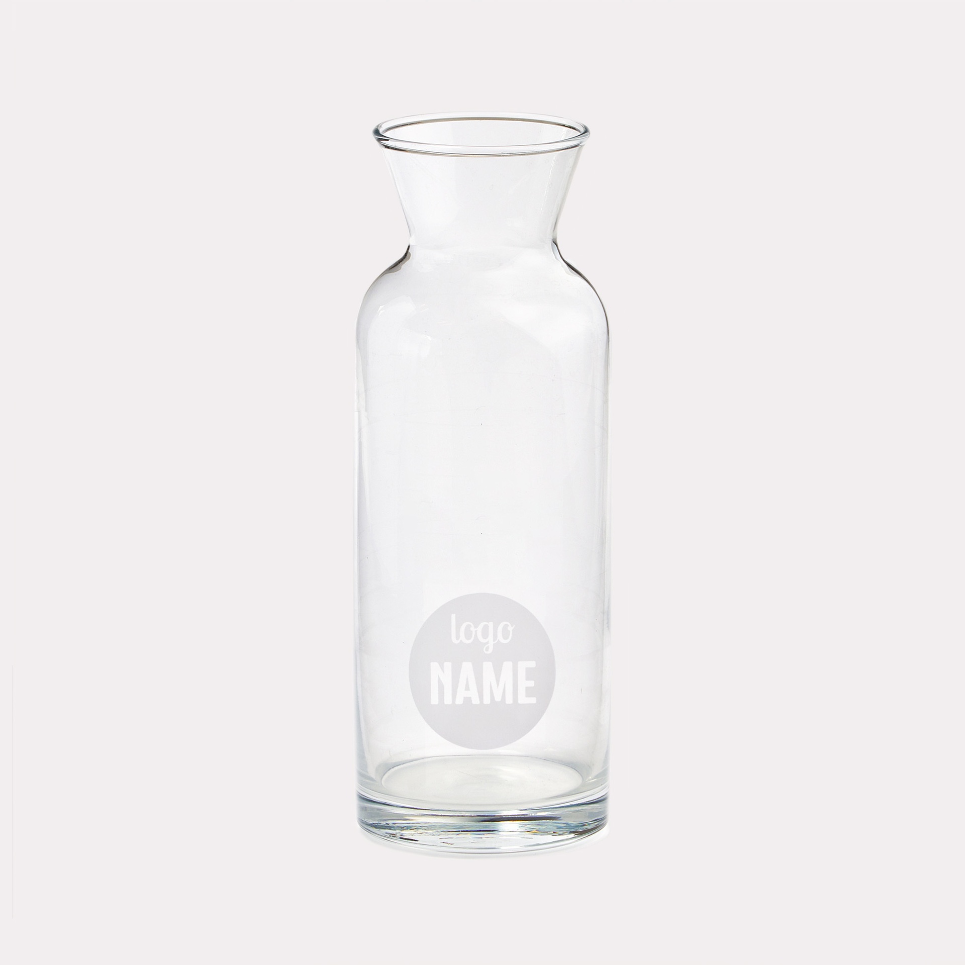 Karaffe und Flasche